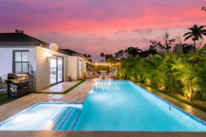 Wonderful & Relaxing Villa, Outdoor spa, Sparkling Heated Pool & Cool Backyard